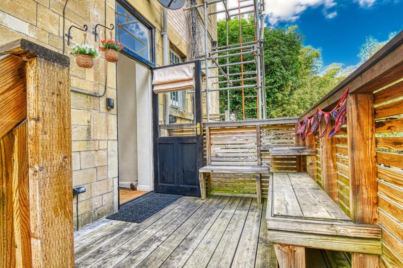 2 Bedroom Apartment In Bath City Centre With Garden & Free Parking Екстер'єр фото
