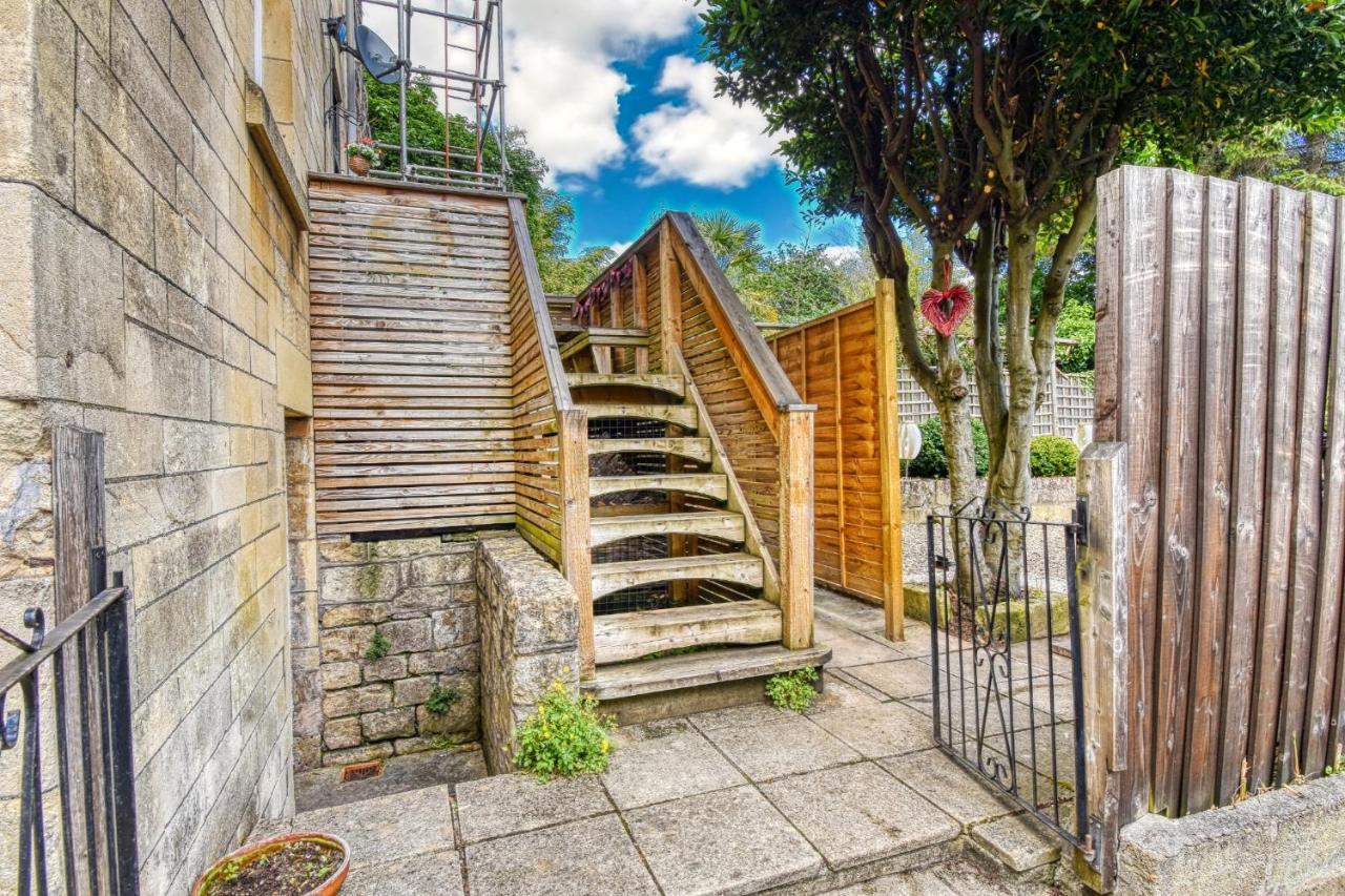 2 Bedroom Apartment In Bath City Centre With Garden & Free Parking Екстер'єр фото