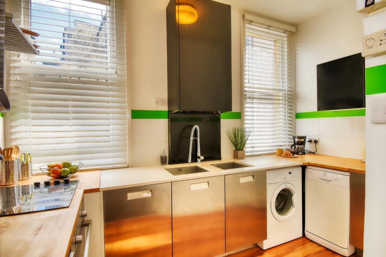 2 Bedroom Apartment In Bath City Centre With Garden & Free Parking Екстер'єр фото