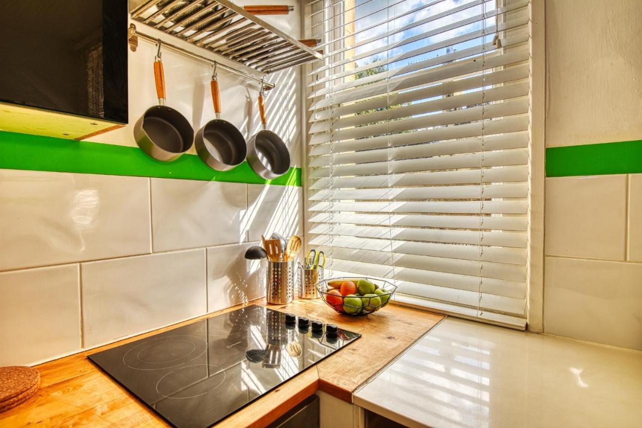 2 Bedroom Apartment In Bath City Centre With Garden & Free Parking Екстер'єр фото