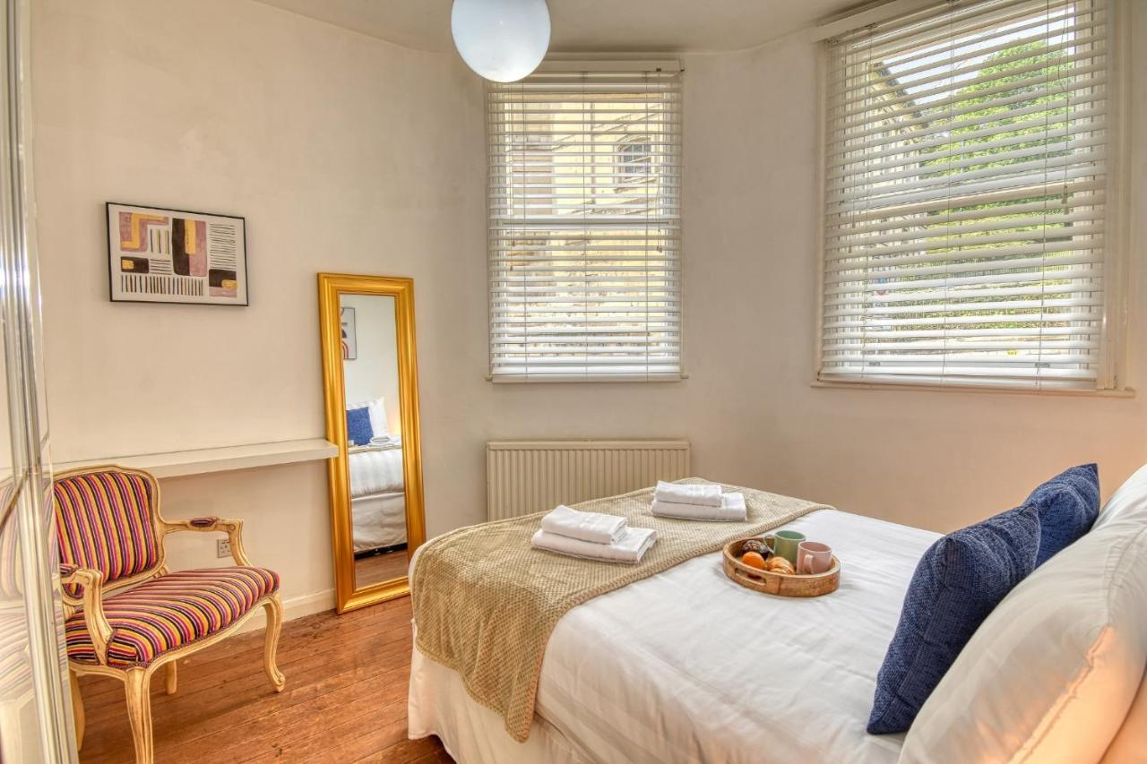 2 Bedroom Apartment In Bath City Centre With Garden & Free Parking Екстер'єр фото